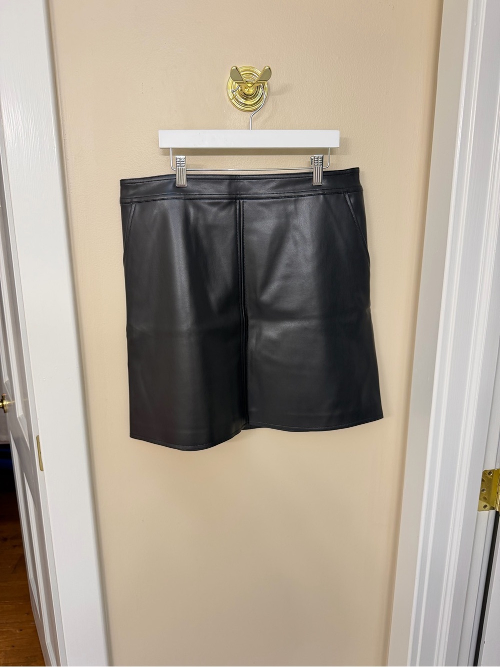 Burgess Faux Leather Women’s Skirt NWOT
